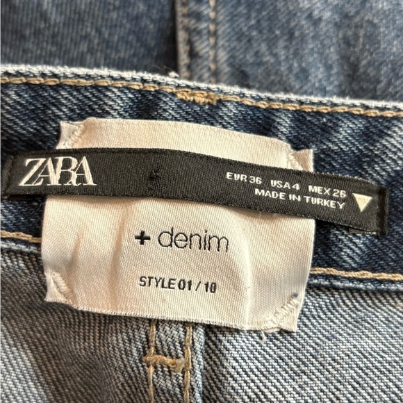 ZARA +Denim Women’s Jeans Size 28 USA 4 Raw Hem Cropped Wide Leg Blue size 28 - Picture 2 of 15